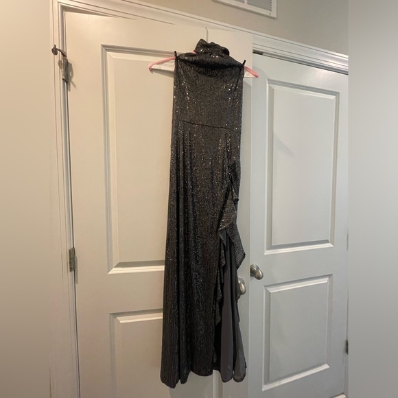 Silver NBD sequin dress - Picture 3 of 5